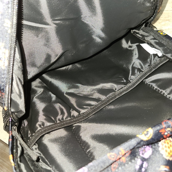 FIVE nights at Freddie's book sack - Picture 2 of 8